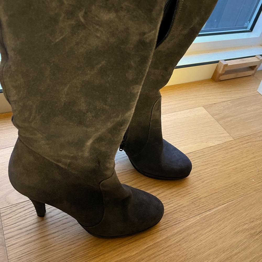 Italian heeled boots. Made in Italy.